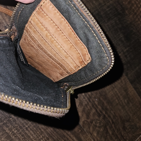 Harbour 2nd Benita Leather Crossbody Wallet Cell Phone Bag - Picture 5 of 6